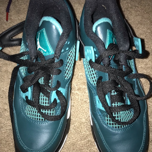 Jordan 4s - Picture 2 of 2